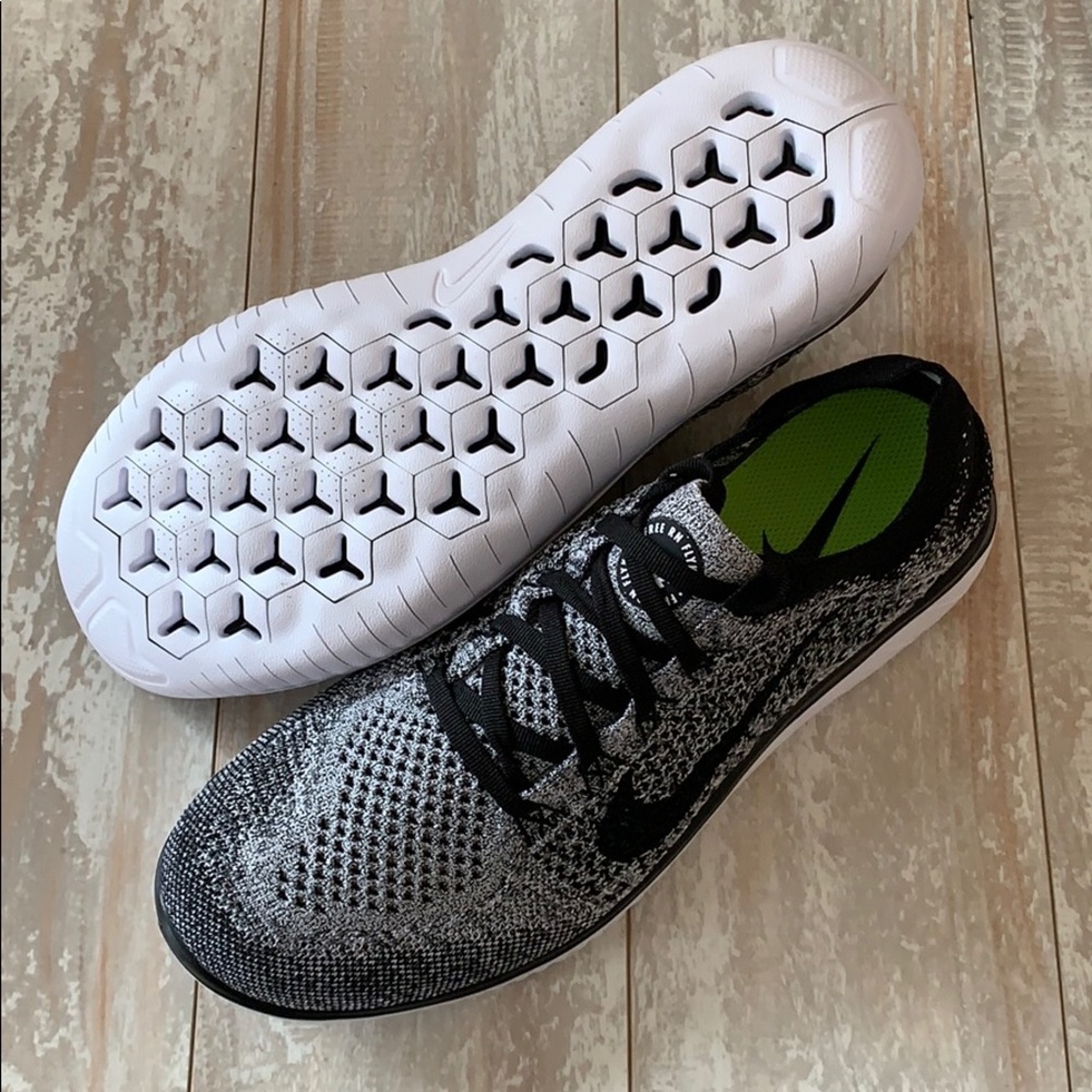 NWT Nike Free RN Flyknit Oreo running shoes - Picture 10 of 10